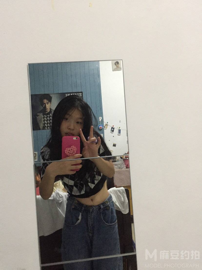 黑白模特