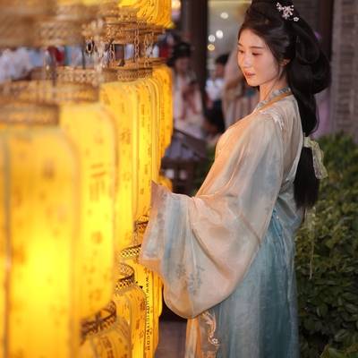 汉服模特
