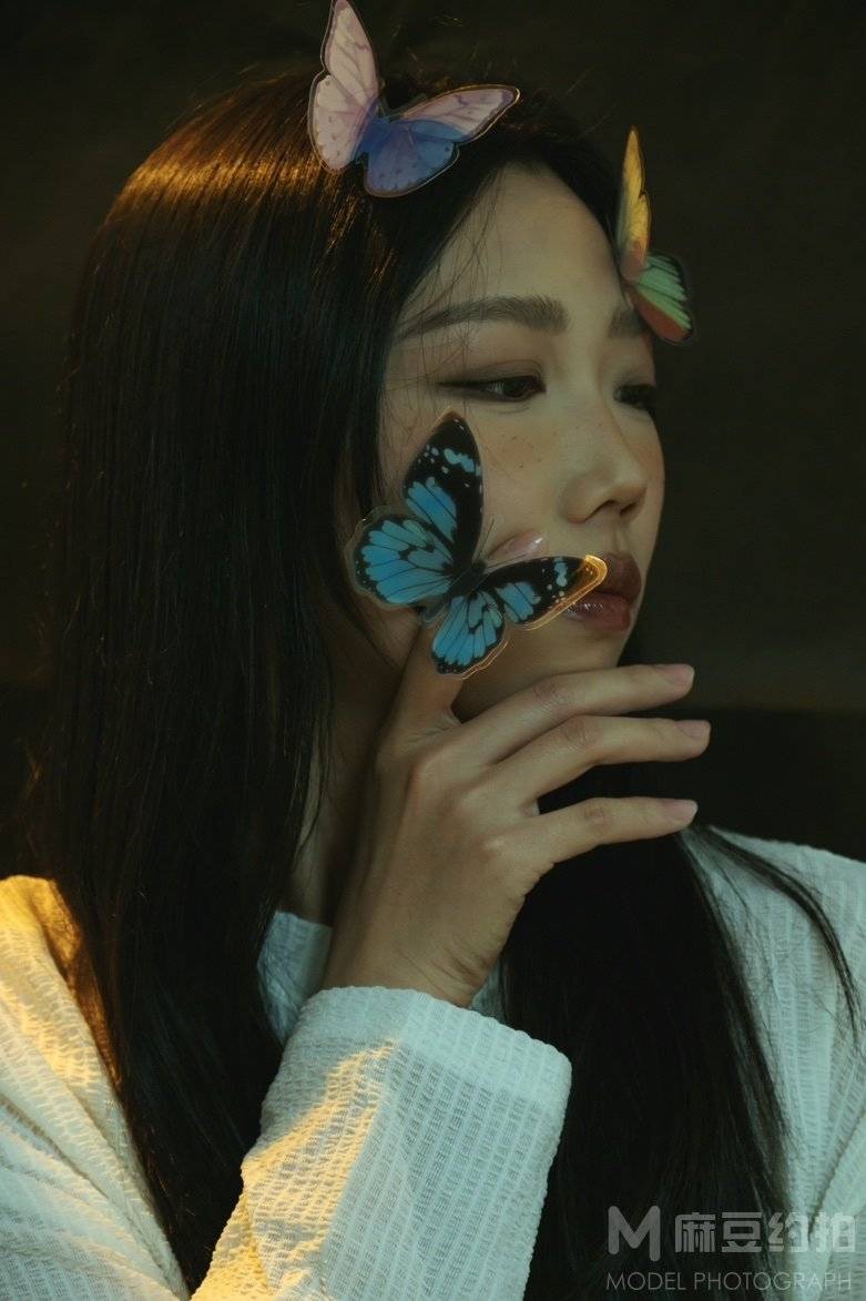情绪模特