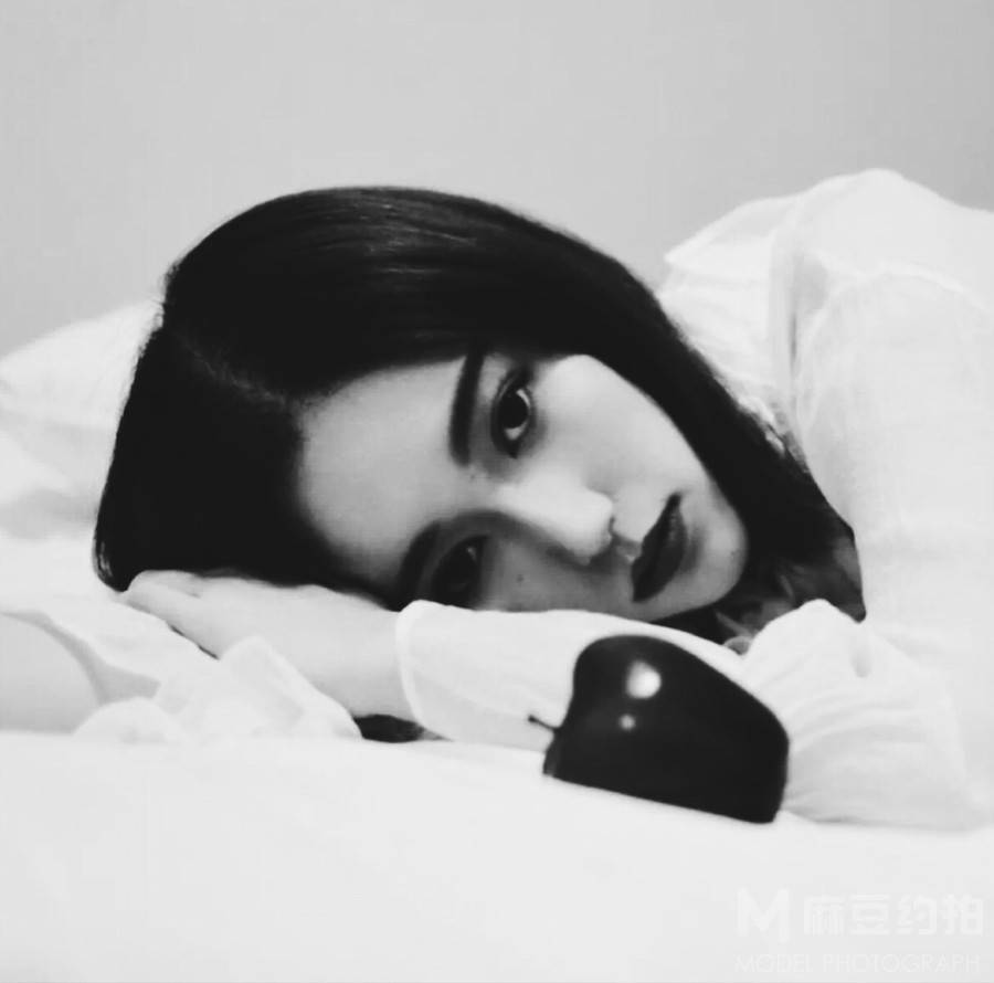 黑白模特