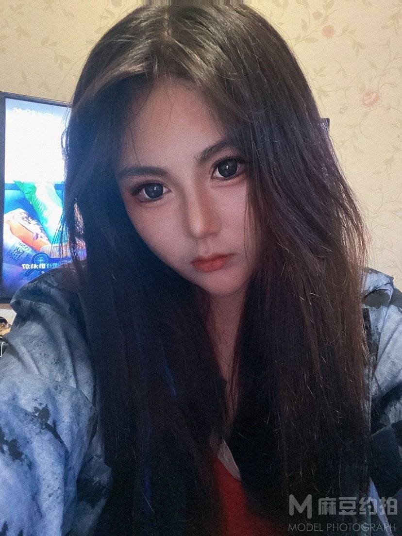 黑白模特