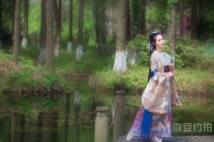 汉服模特