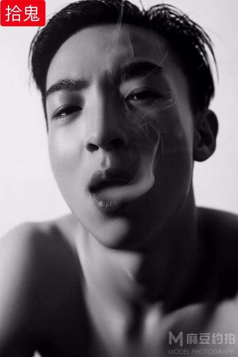 黑白模特