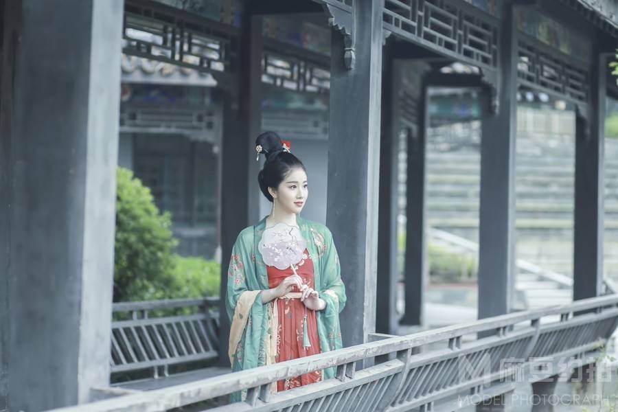 汉服模特