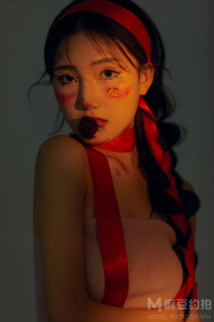 情绪模特