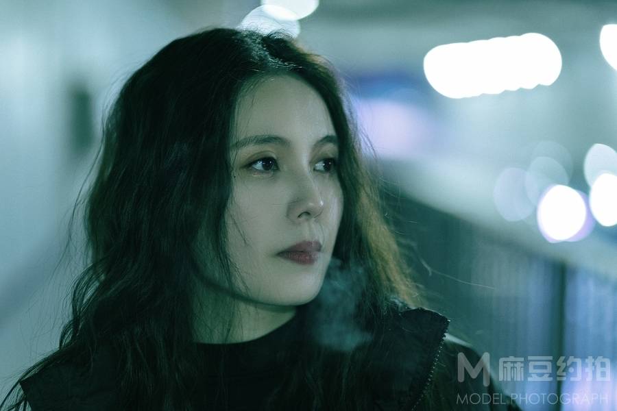 情绪模特