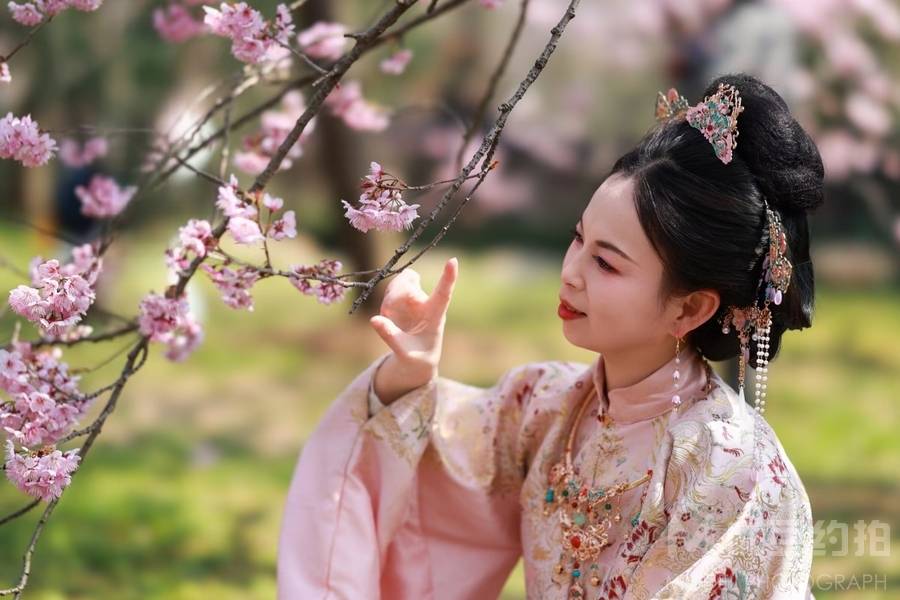 汉服模特