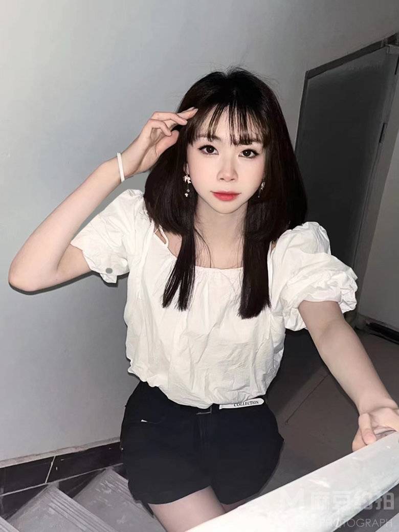 黑白模特