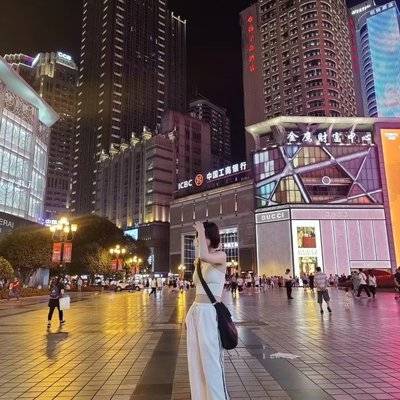 黑白模特