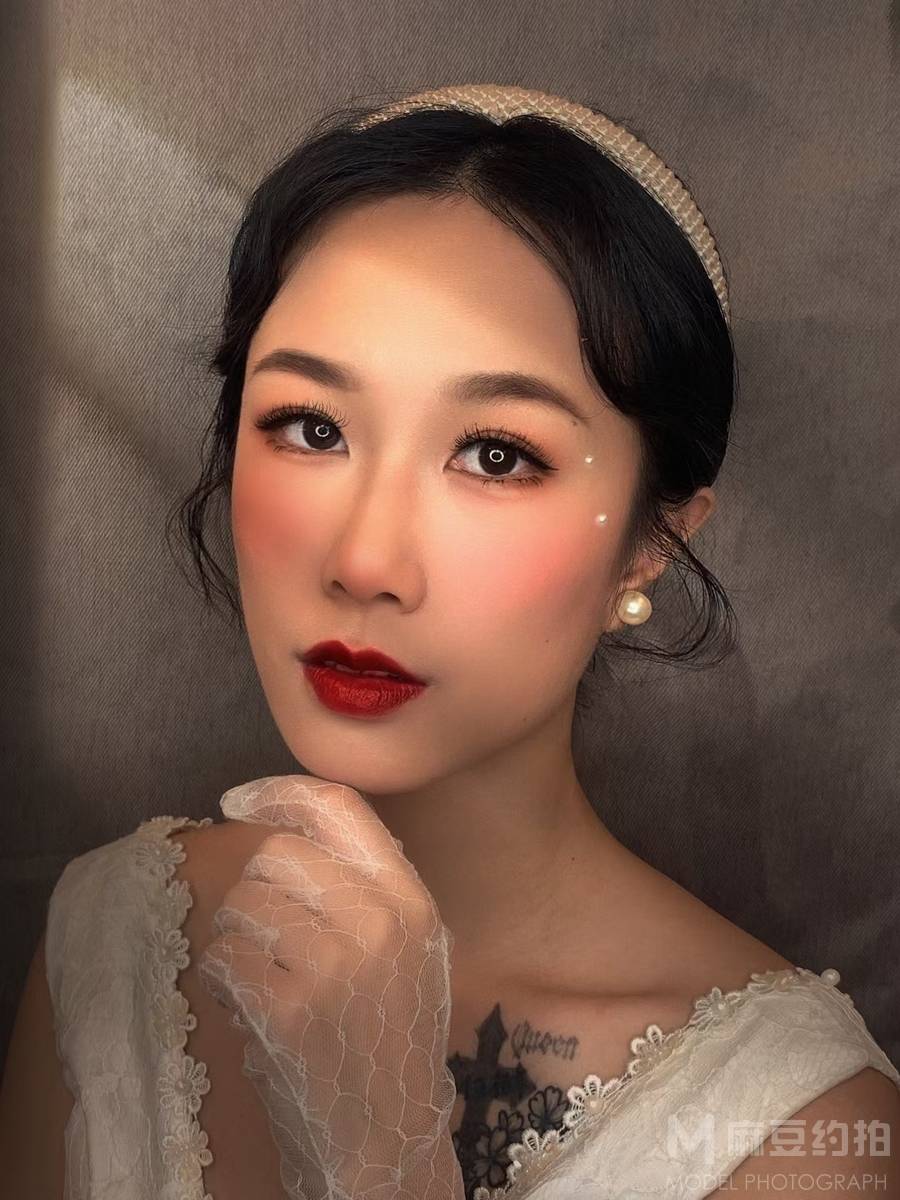 妆容模特