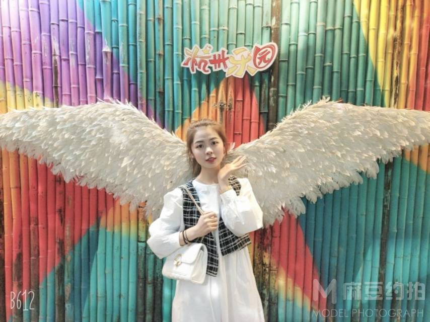 校园模特
