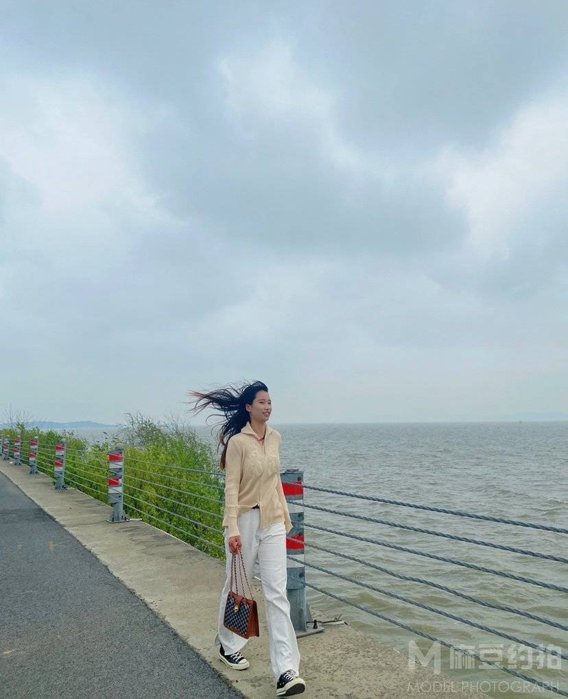 黑白模特
