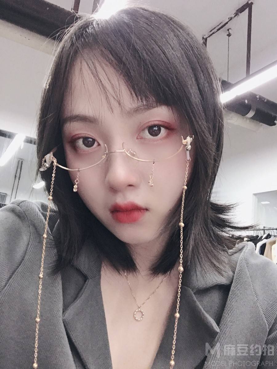 暗黑模特