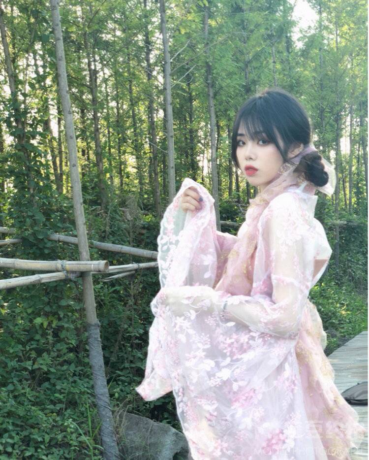 校园模特