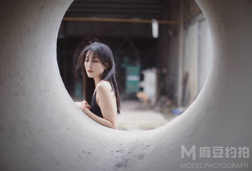 黑白模特