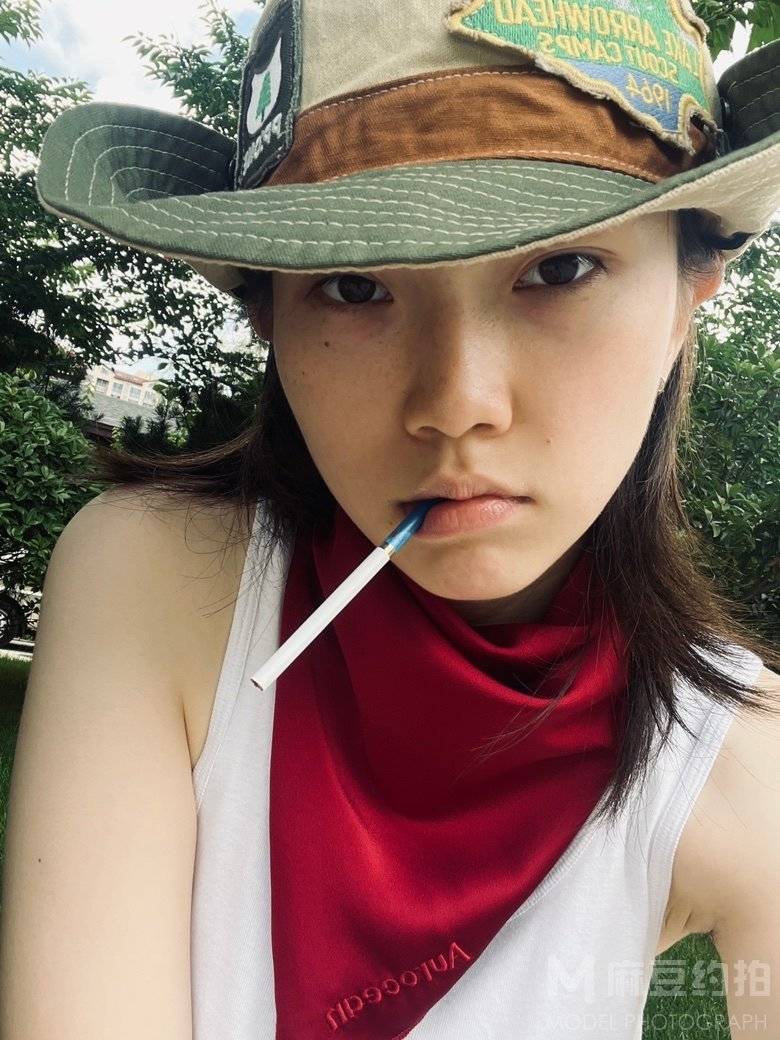 情绪模特