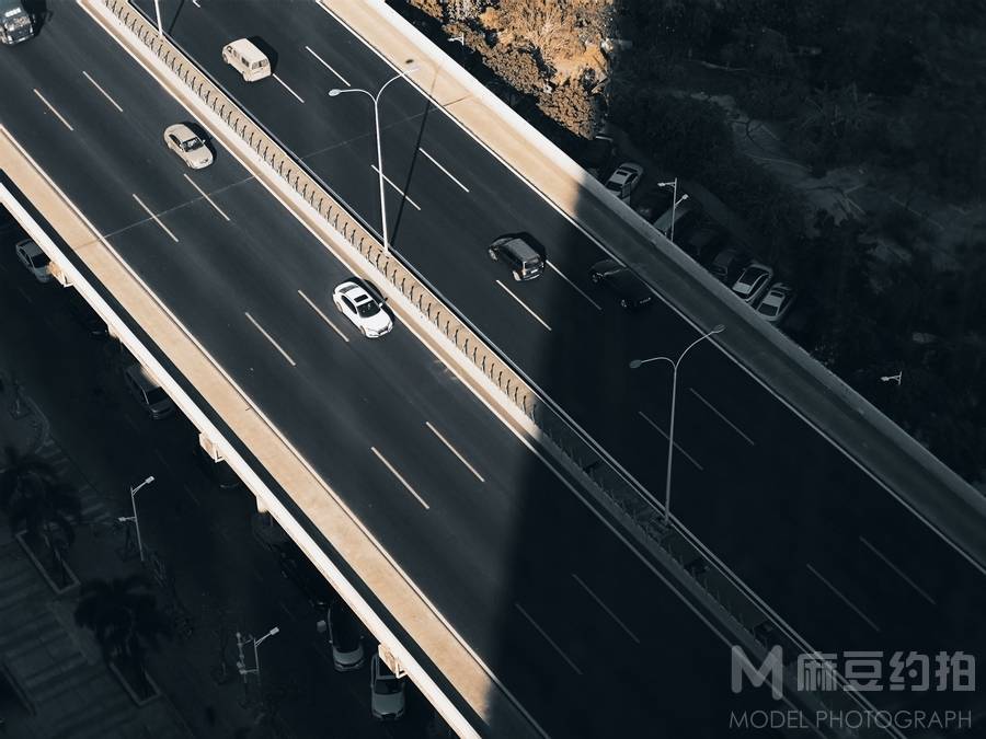 黑白模特