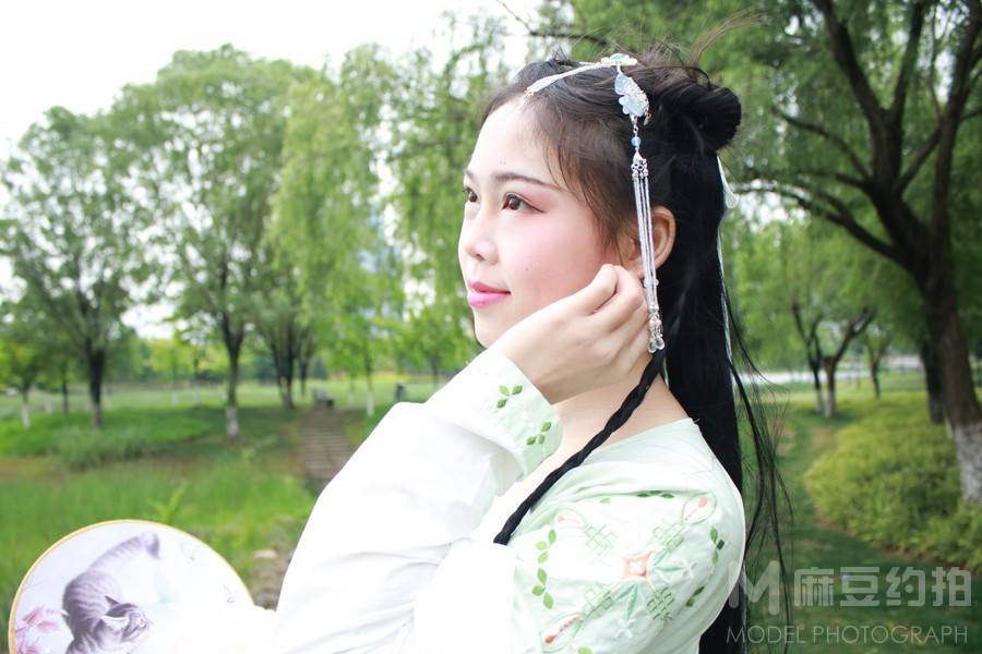 汉服模特