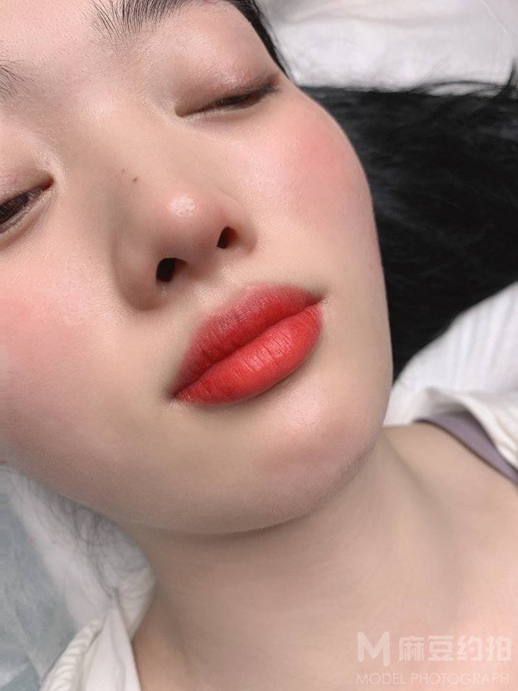妆容模特