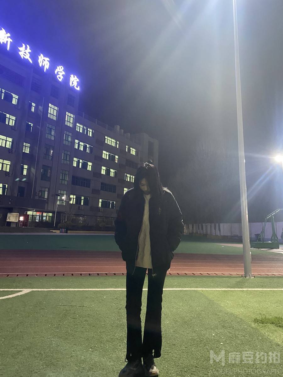 校园模特