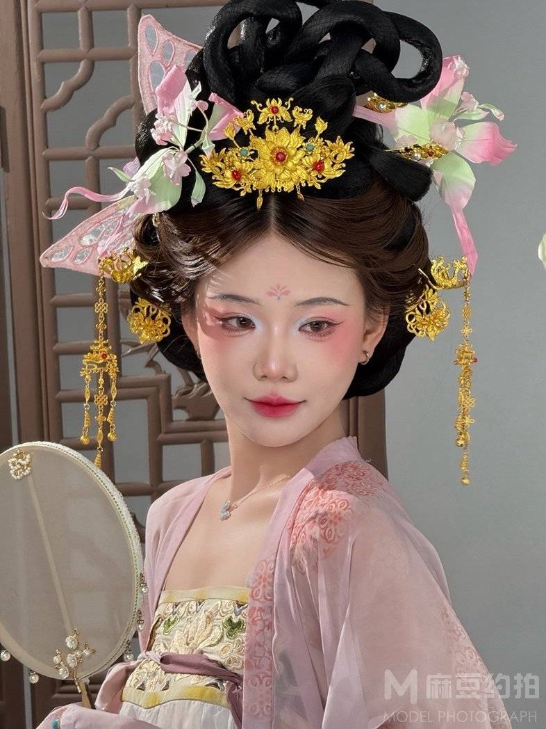 妆容模特