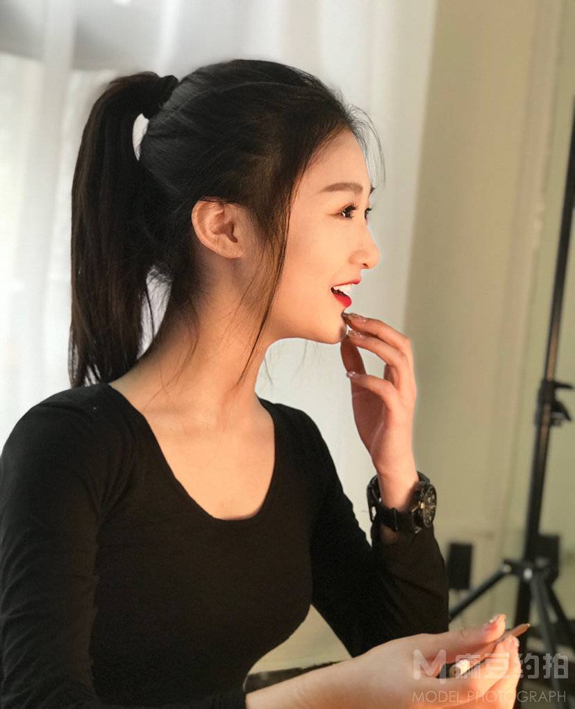情绪模特