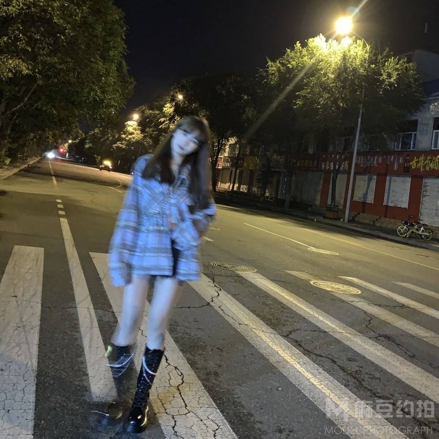 夜景模特