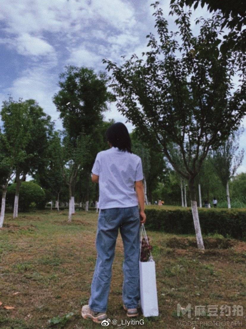 黑白模特