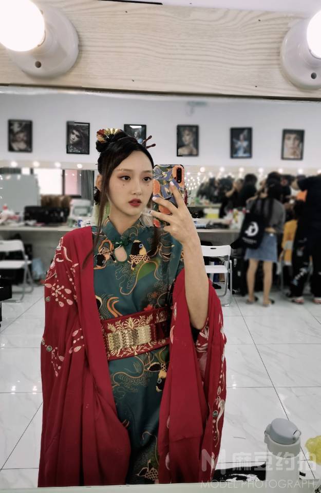 妆容模特