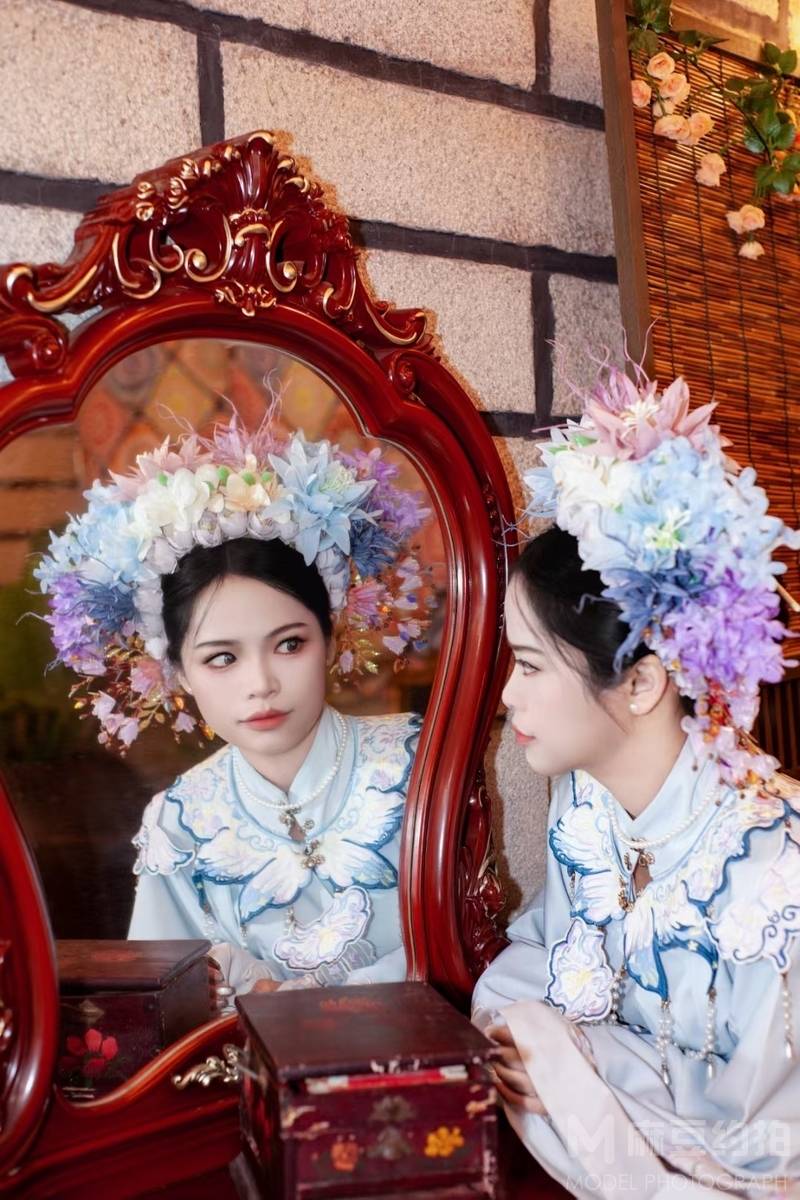 情绪模特