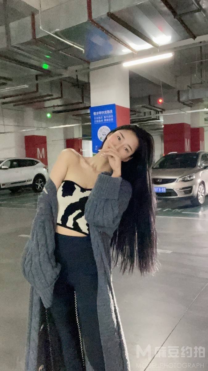 宝丽来模特
