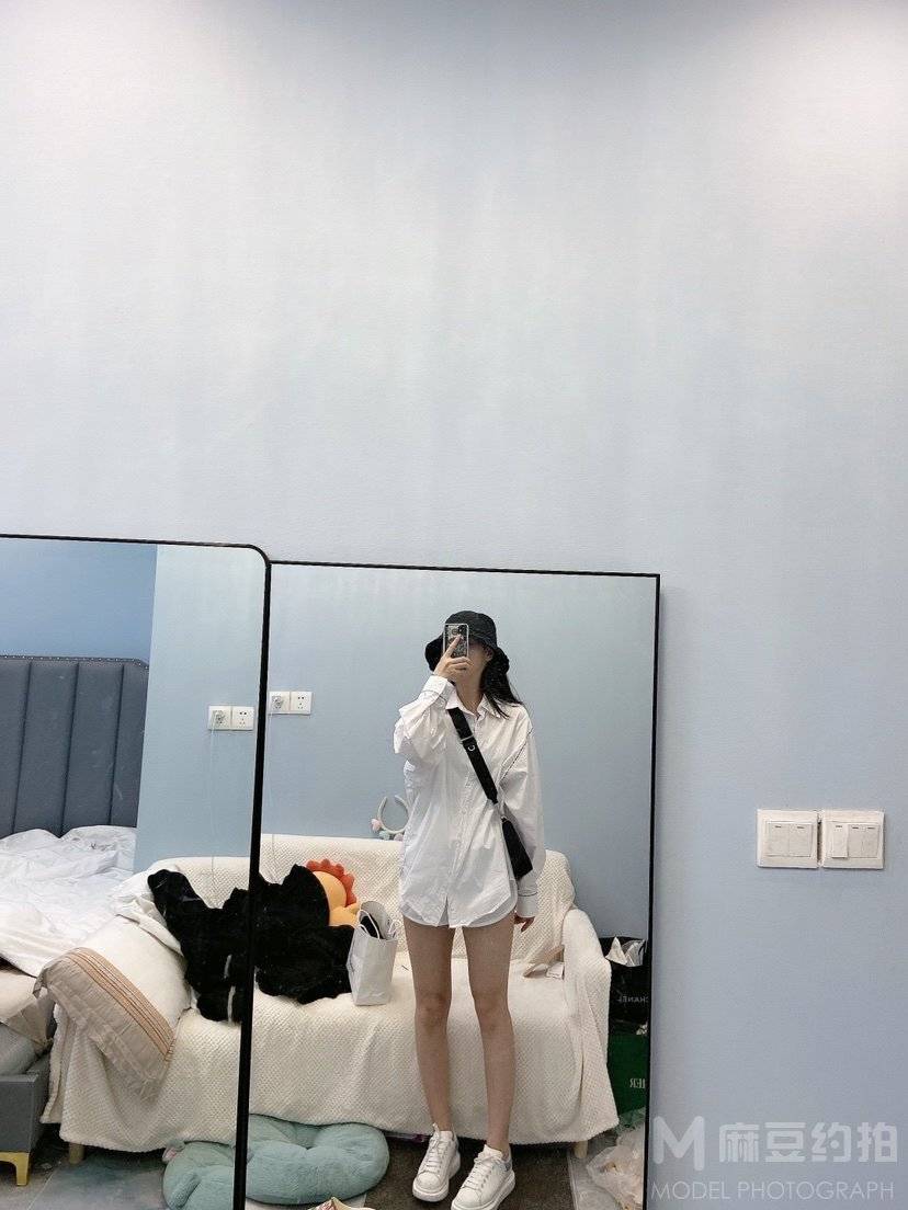 黑白模特