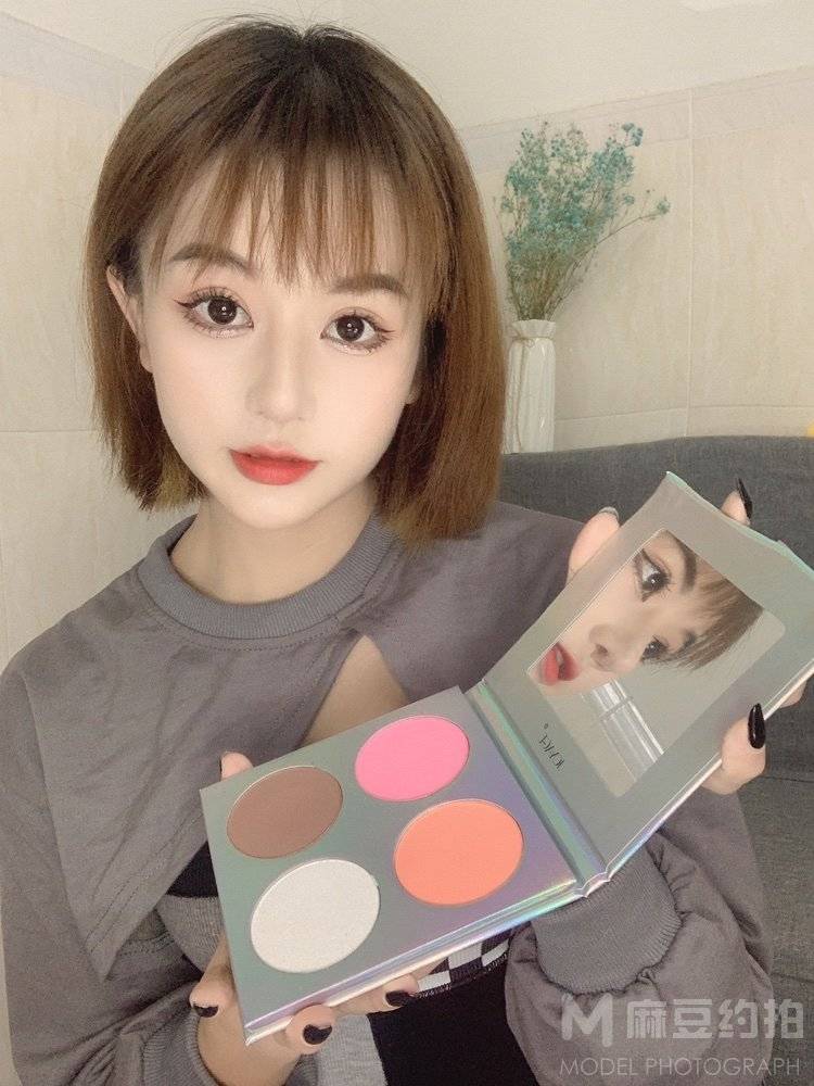妆容模特
