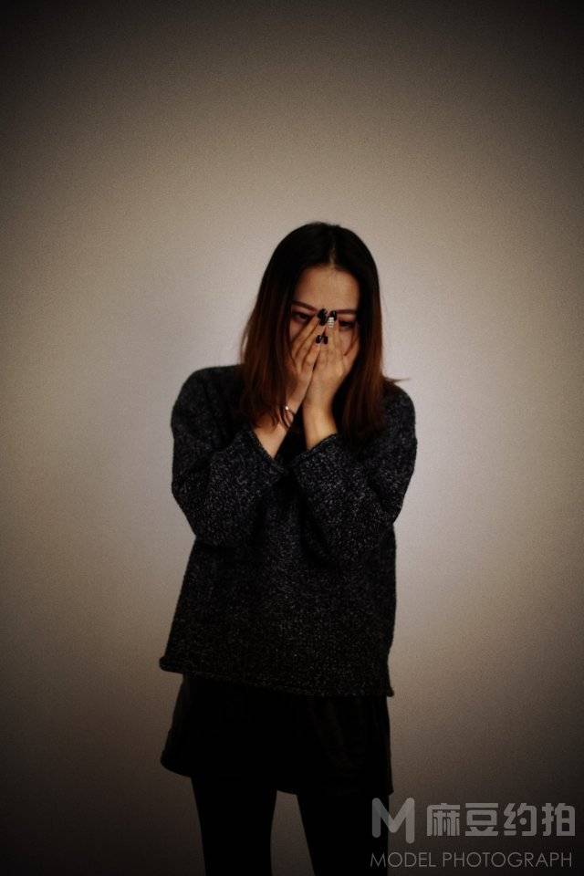 情绪模特