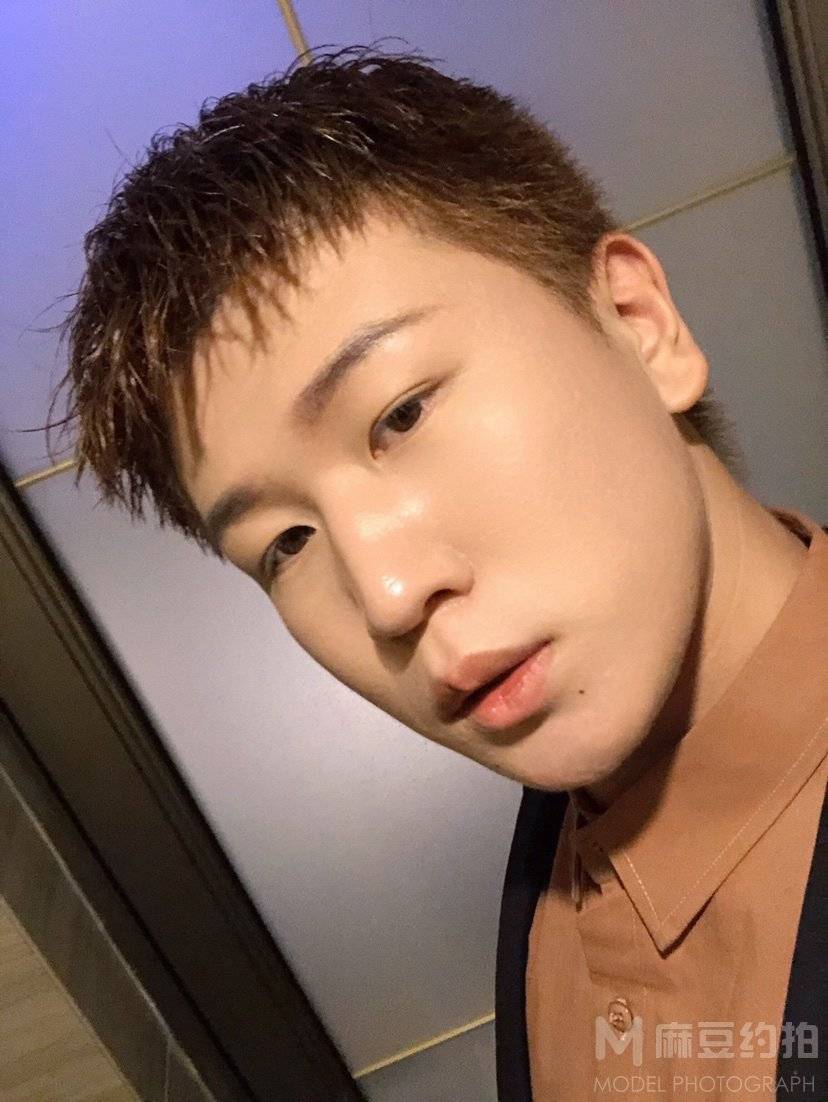 纪实模特