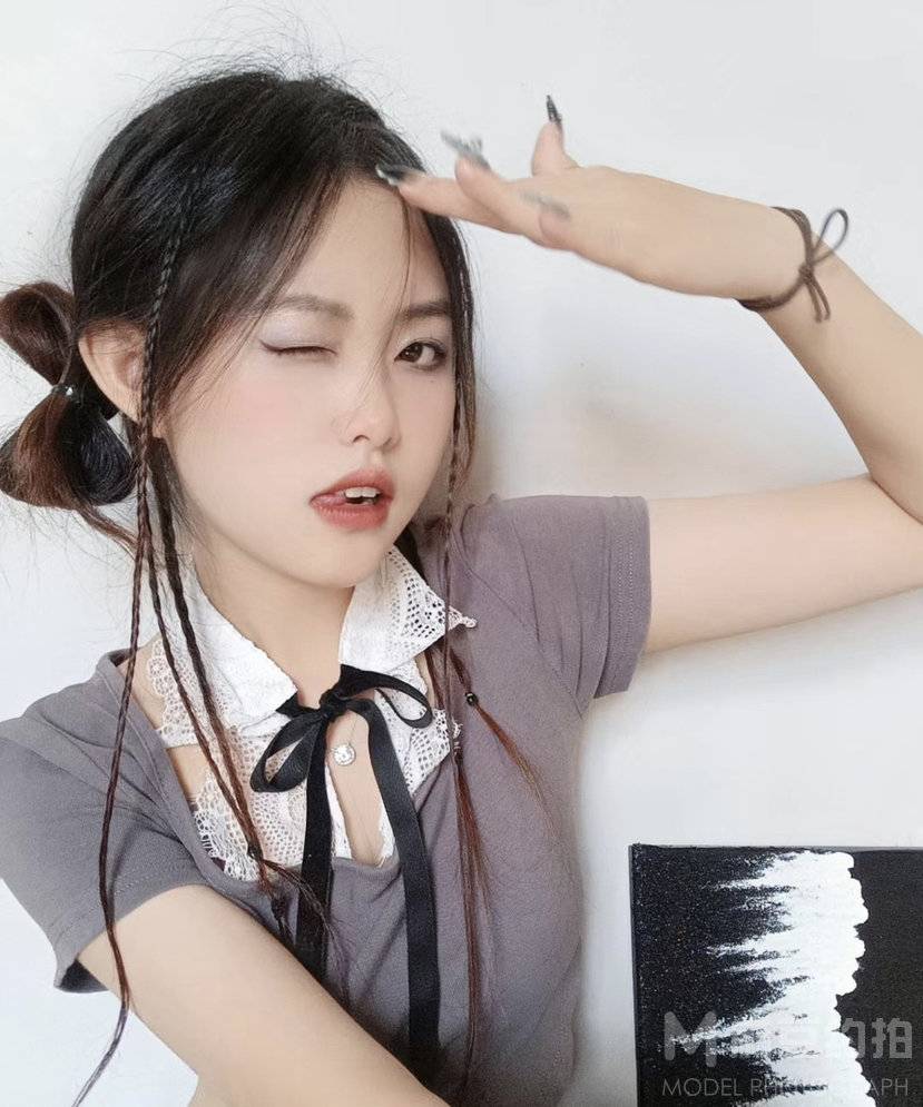 校园模特
