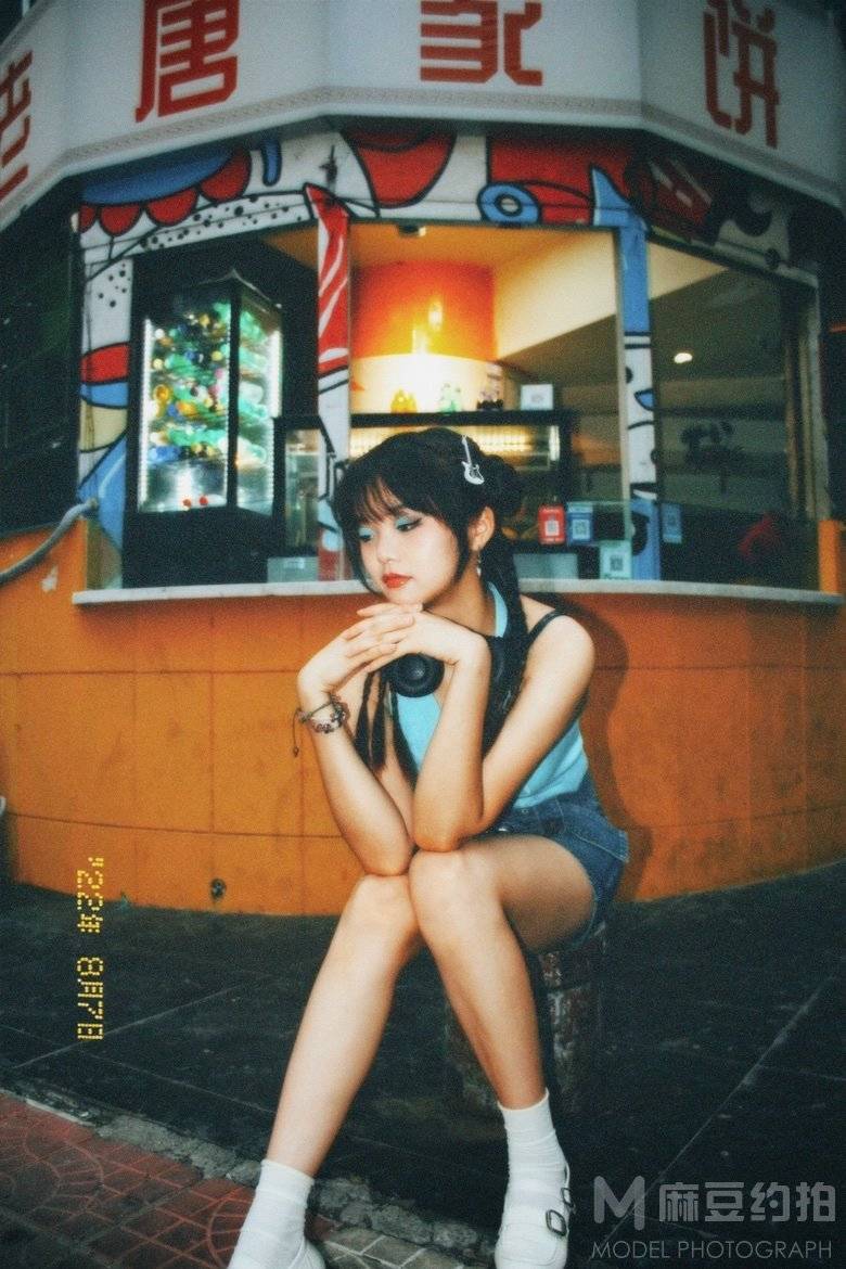情绪模特