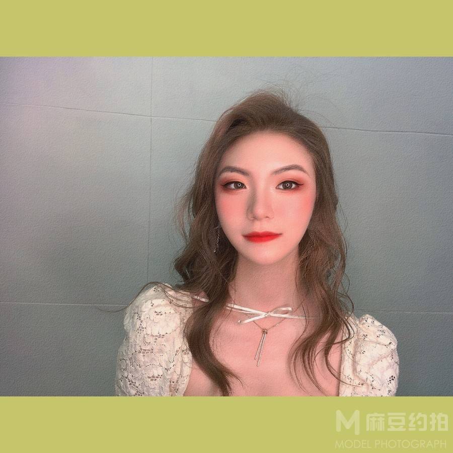 妆容模特