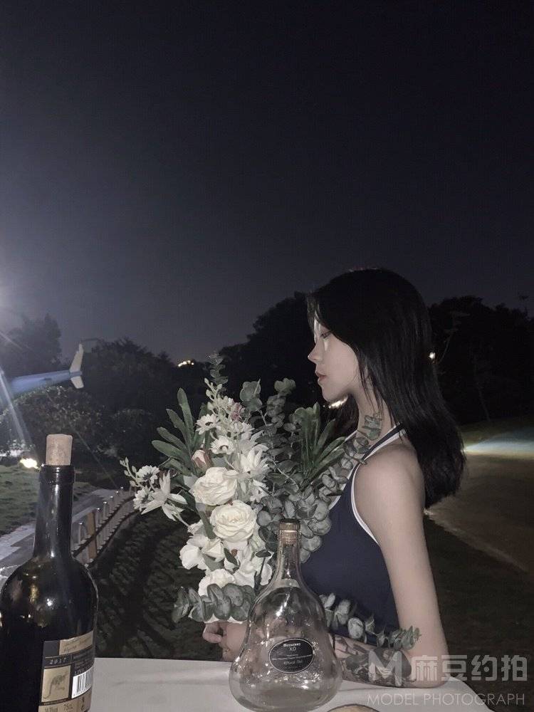 黑白模特