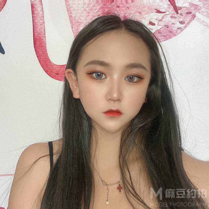 妆容模特