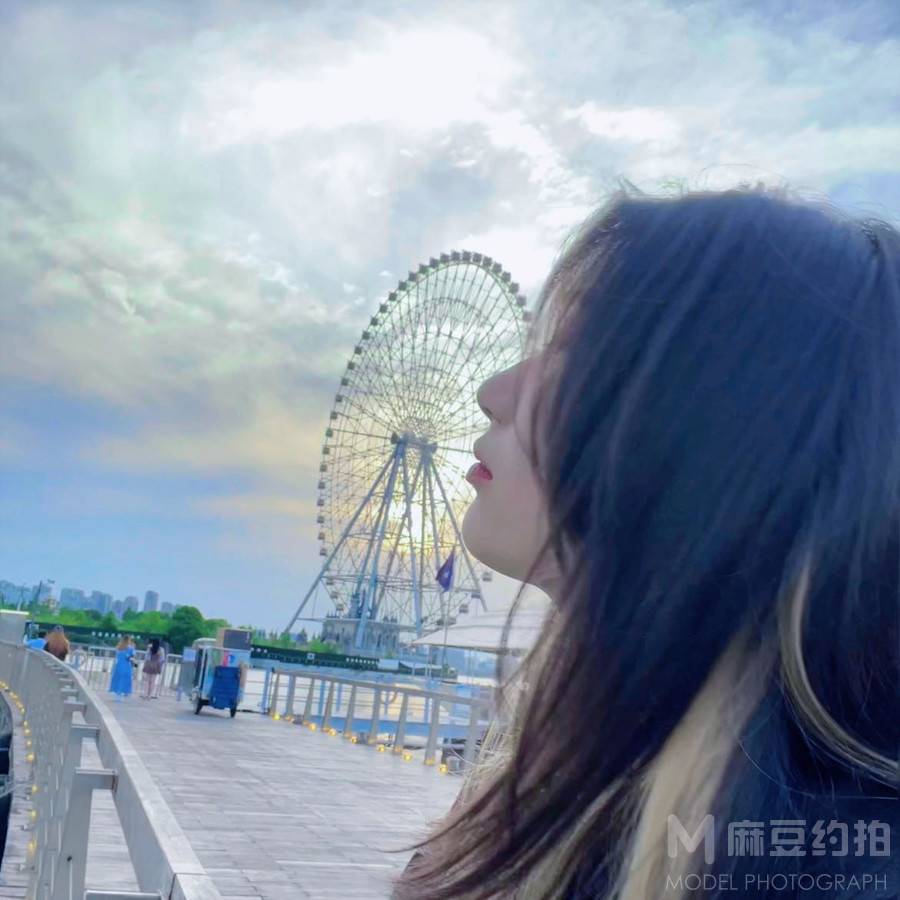 夜景模特