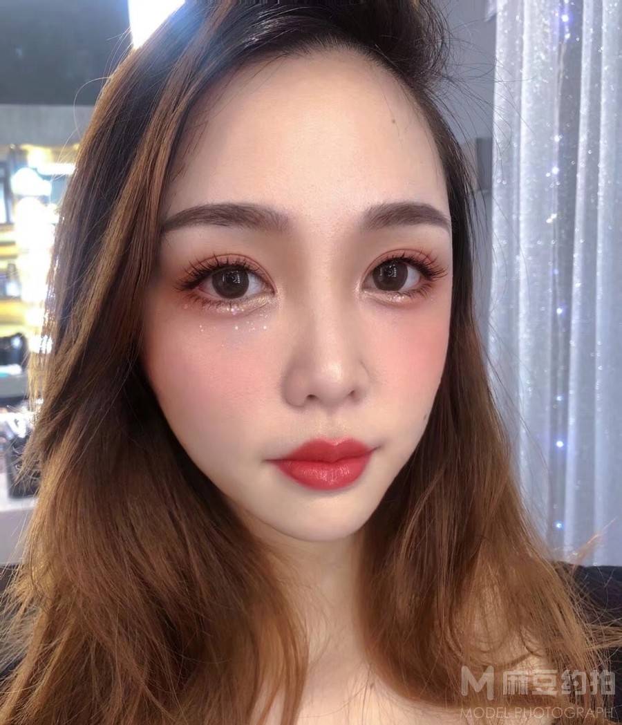 妆容模特