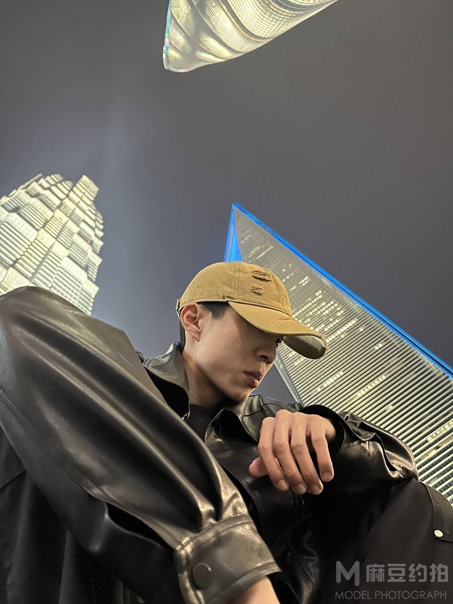 黑白模特