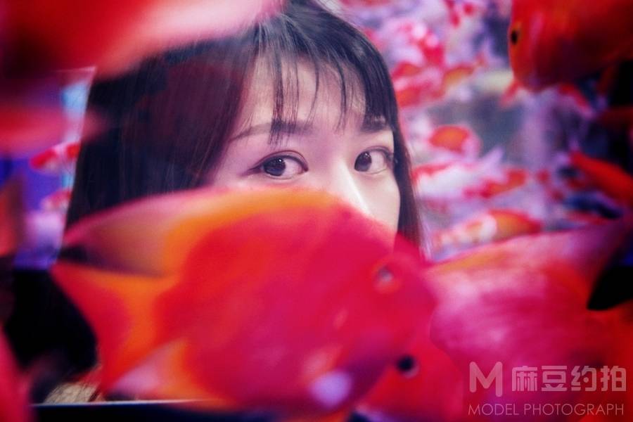 情绪模特