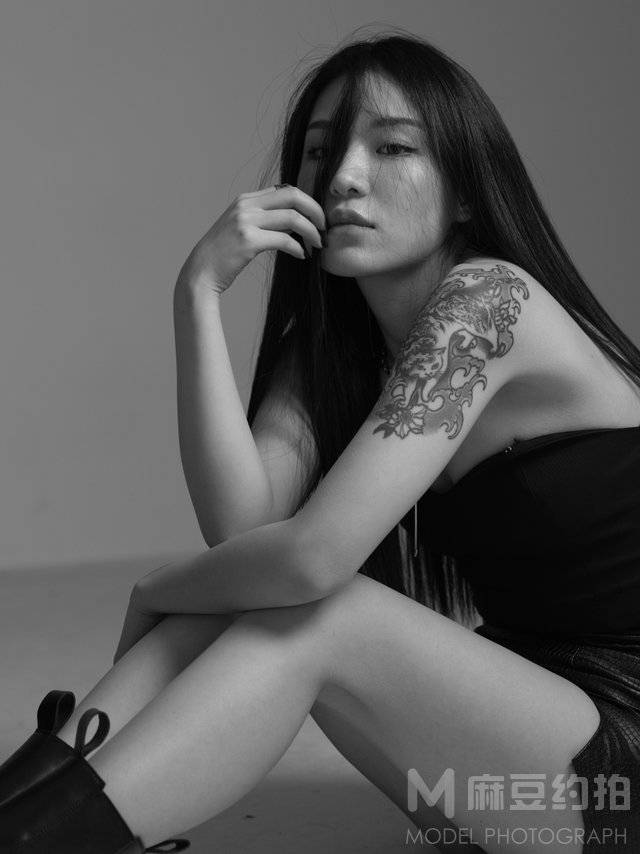 情绪模特