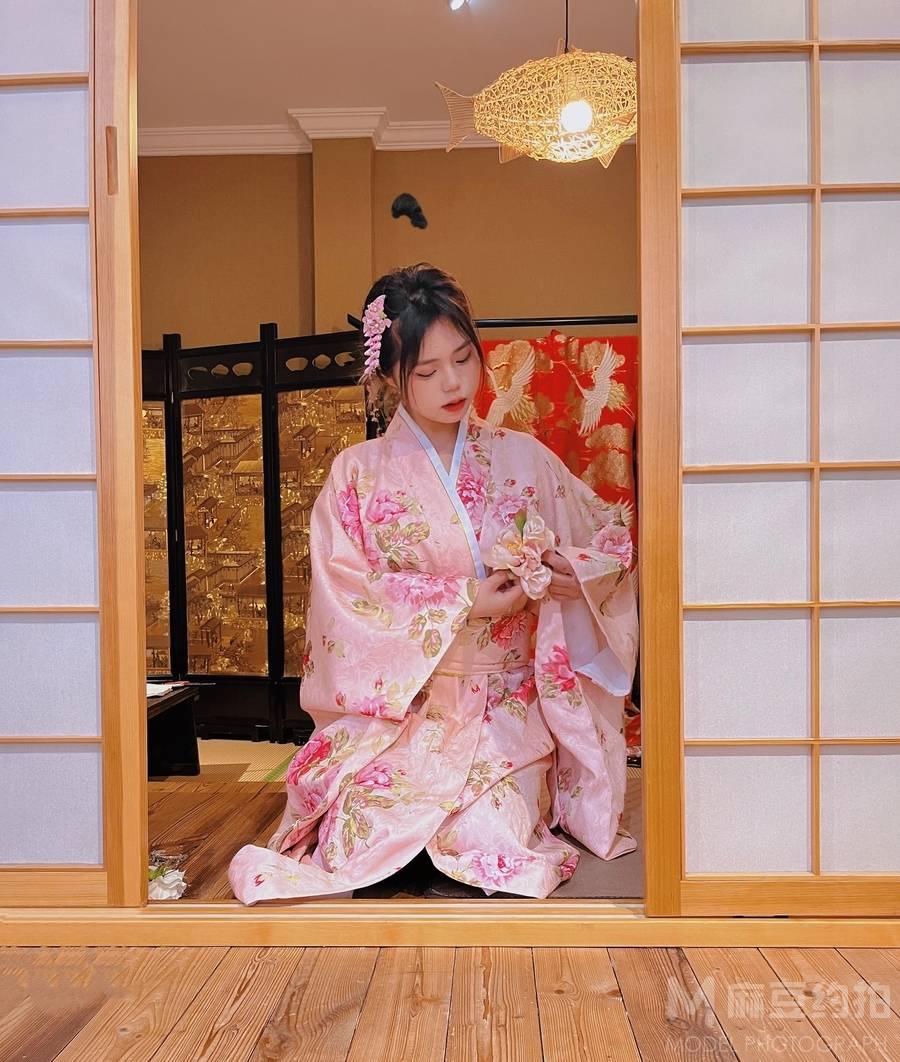 胶片模特