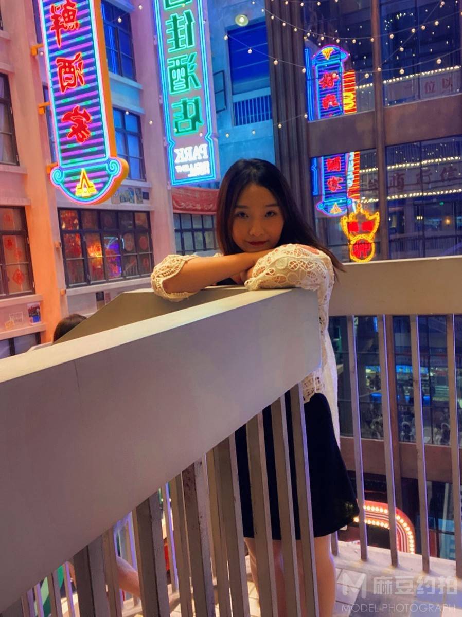 夜景模特