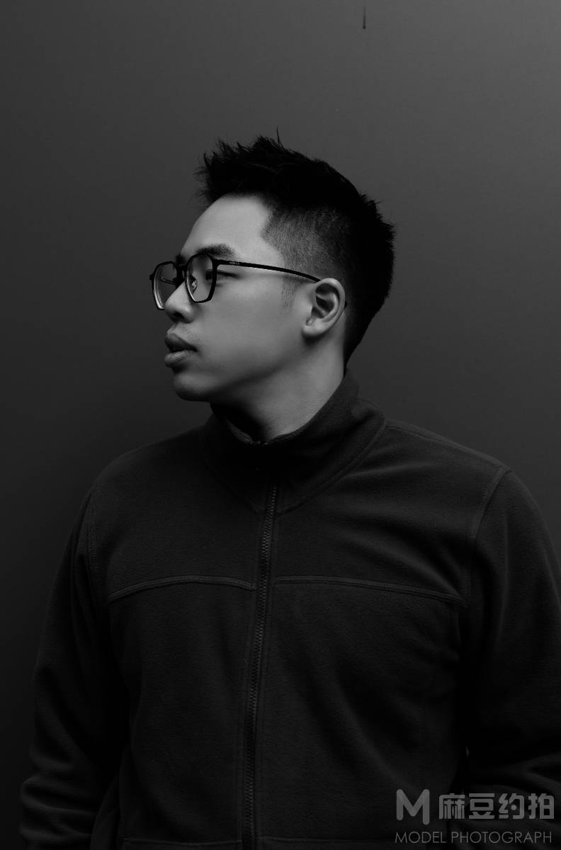 黑白模特