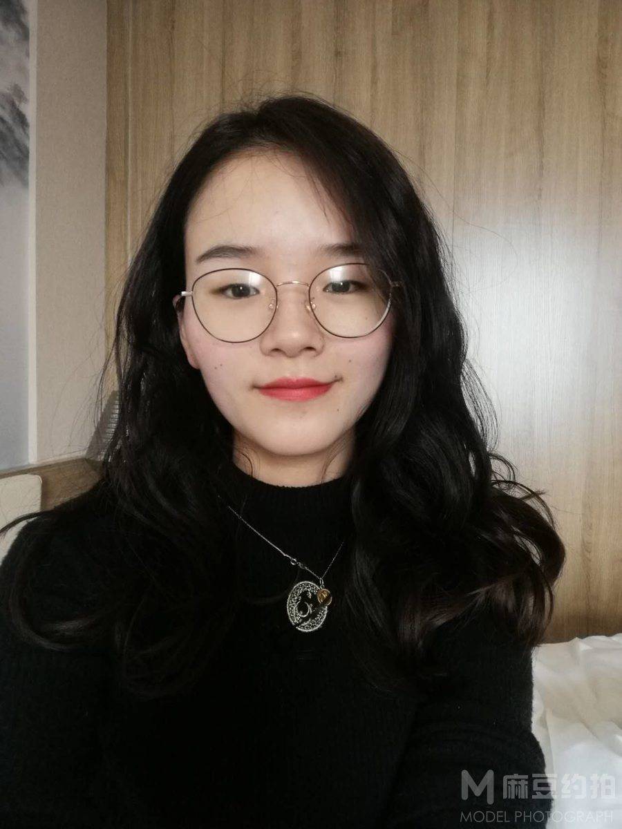 黑白模特