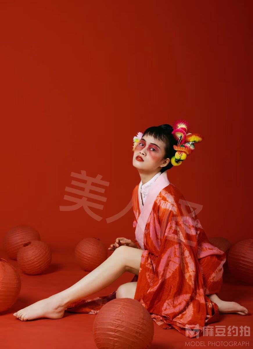 情绪模特